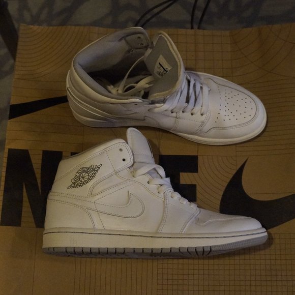 Air Jordan 1 Mid Men\'s Shoes in White  men\'s 8 main image 4